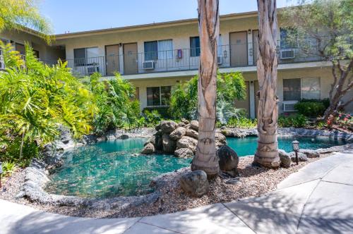 Facilities, California Suites Hotel in Clairemont Mesa East