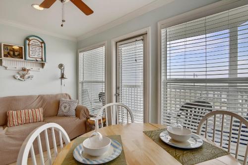 Seascape 1202 Condo - image 4