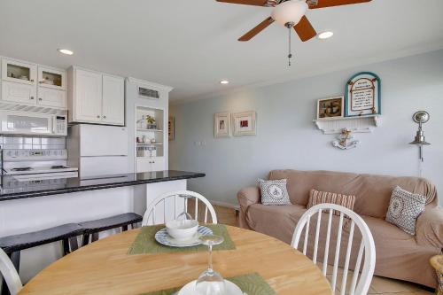 Seascape 1202 Condo - image 9