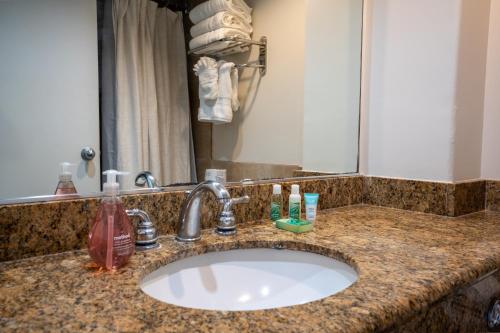 Aqua Palms 1110 condo - image 14