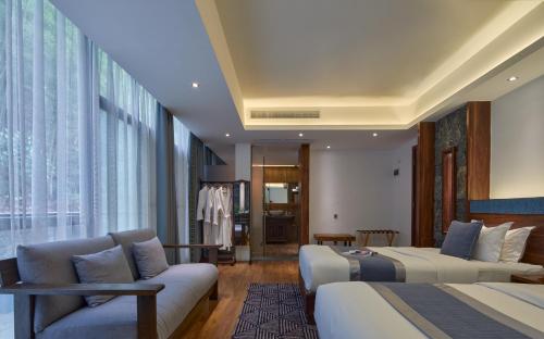 308784320 Li River Resort