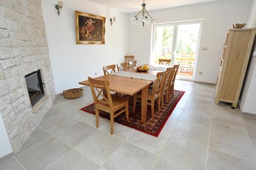 Villa Parta near Trilj, private pool in Tijarica