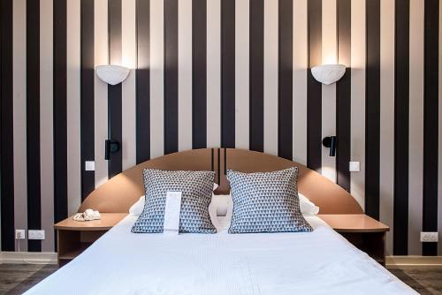 2 twin beds