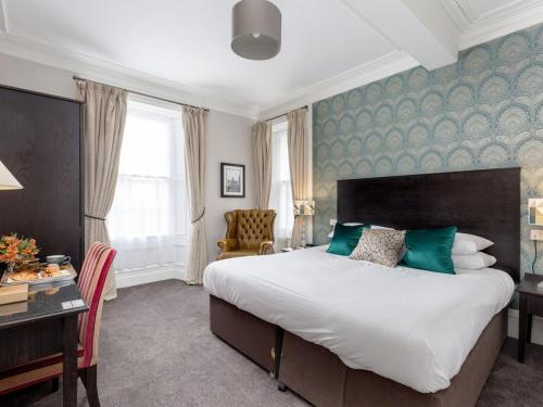Kirkstyle Hotel Room Type - Superior King  or Twin Room with Shower - Street View
