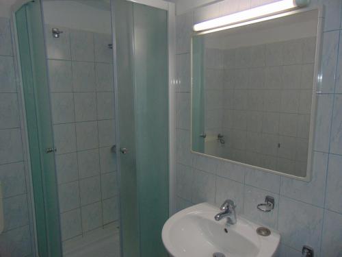 Apartments Elelu - image 10