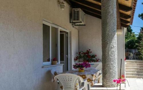 Apartments Elelu - image 7