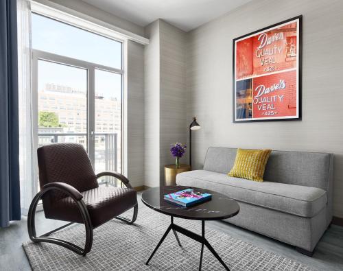 Manhattan One-Bedroom King Suite image 3