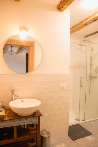 Vannas istaba, Oltre l'arco in San Dorligo Della Valle