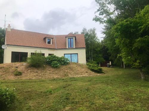 Maison de caractère à Mouterre-Silly avec grand jardin gîte à louer Arçay