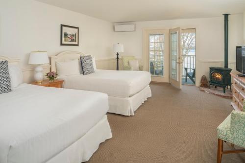 Partial Ocean View Room with Two Queen Beds
