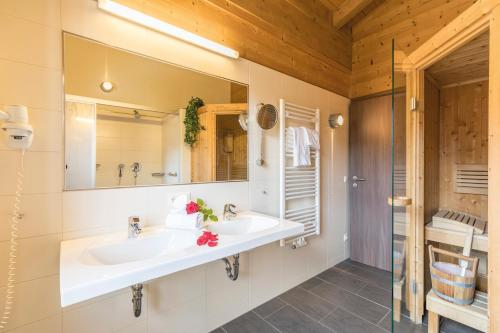 Fürdőszoba, Alpenchalets Flachauer Gutshof in Flachau