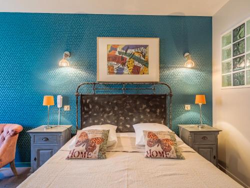 room detail thumbnail 1