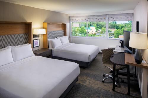 2 double beds