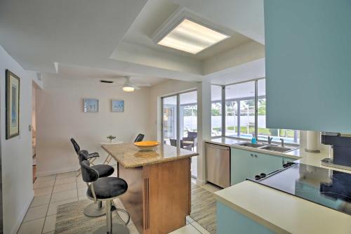 Cozy Home with Private Yard 1 Block to Canal! - image 7