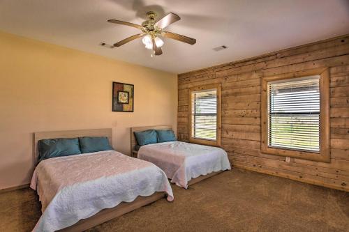 11-Acre Log Cabin with Jungle Gym and Sand Volleyball in Plano (TX)