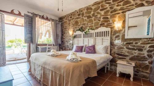 Villa Malaga con Jacuzzi Piscina vallada Barbacoa By AndaraHolidays in Sayalonga