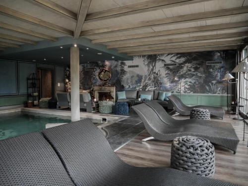 泳池, 貝拉托拉酒店及SPA (Hotel Bella Tola & SPA) in 聖路加