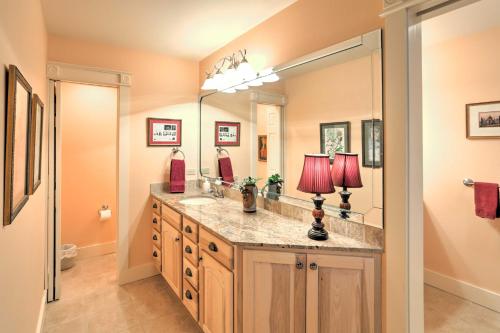 Rustic Fayetteville Townhome with Fireplace and 3 Decks - image 12