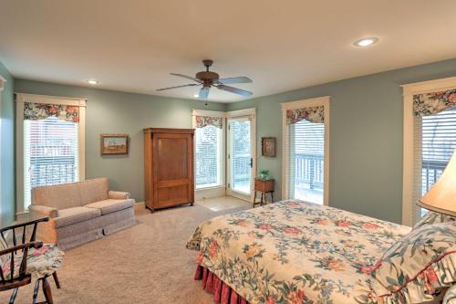 Rustic Fayetteville Townhome with Fireplace and 3 Decks - image 3