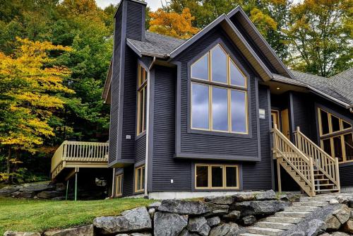 Chalets Alpins - 44 Chemin des Skieurs (Unité A) (Chalets Alpins - 44 Chemin des Skieurs (Unite A)) in Stoneham (QC)