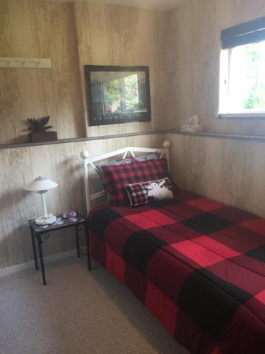 Silvern Lake Trail Bed and Breakfast - Accommodation - Smithers