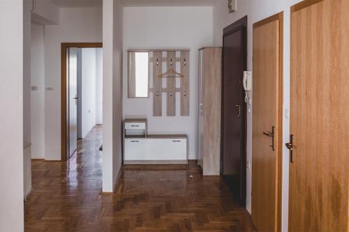 Helles 3 Schlafzimmer Apartment zwischen Zagreb Zentrum & Natur