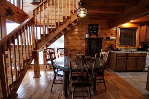 Birdnest Way Cabin 1258 - image 12