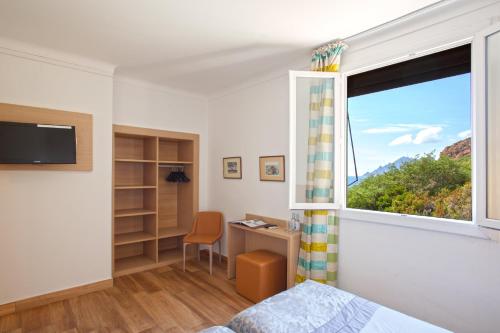 Double or twin room, economy