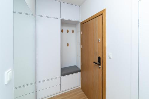 One-Bedroom Apartment image 10