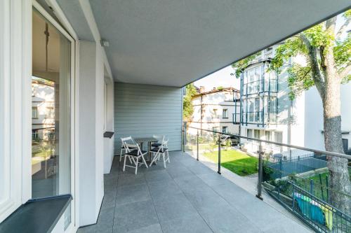 One-Bedroom Apartment image 4