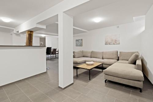 GUEST HOUSE HERMES Contactless Self Checkin – Zurich, CO