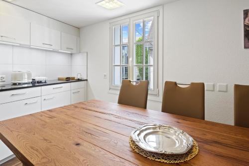 GUEST HOUSE HERMES Contactless Self Checkin – Zurich, CO
