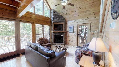 Laurel Valley Way Cabin 1849 - image 14