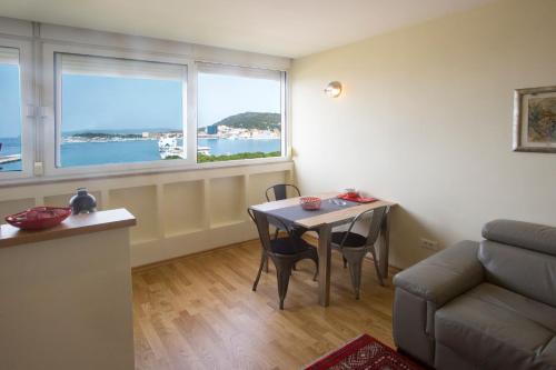 Stunning View Apartment - image 14