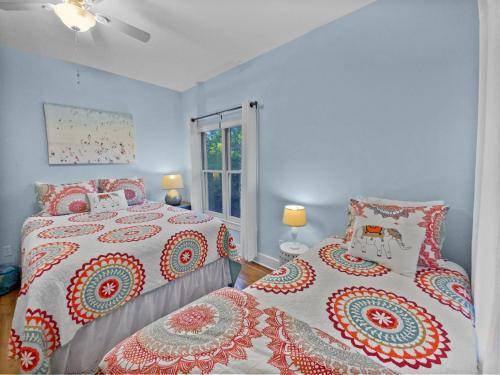 Freckles Cottage Seaside Cottage - image 8