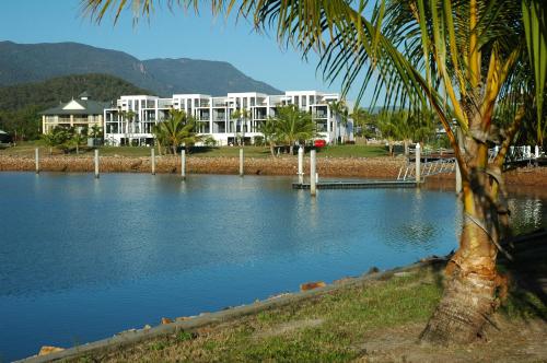 . Hinchinbrook Harbour Apartments