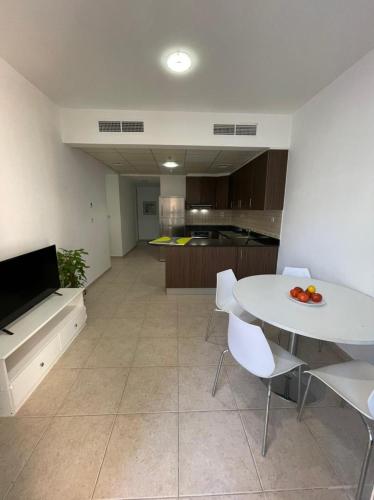 Luxury Kings Palace Private Room with Shared Kitchen Next To Barasti Beach, Dubaï (photo 9)