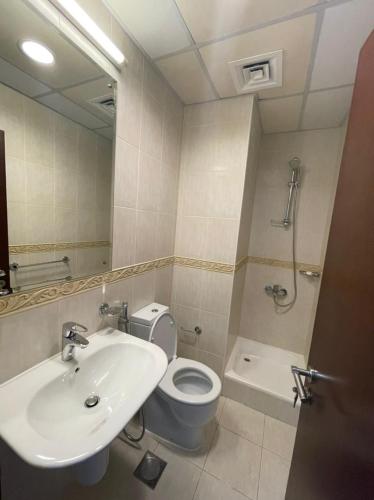 Luxury Kings Palace Private Room with Shared Kitchen Next To Barasti Beach, Dubaï (photo 10)