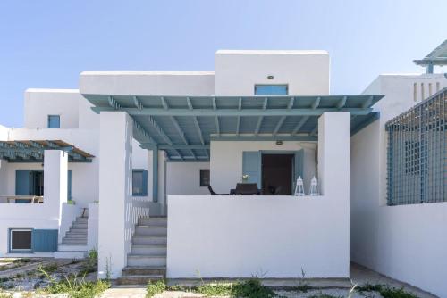 Beachside 2 bedroom Cottage
