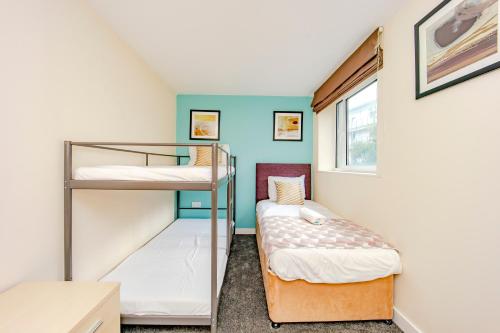 4 BEDROOM TOWN HOUSE NEXT TO BRIGHTON STATION KCW