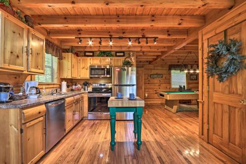 Gatlinburg Mountainside Escape with Outdoor Hot Tub! - image 14
