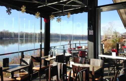 Restoran, Cozy suite close to Nature and the City in Maple Ridge (BC)
