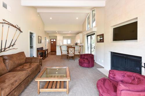 868 Oak Creek at Silverado condo - image 7