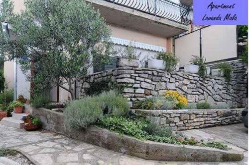 Apartment in Bilice/Sibenik Riviera 7142