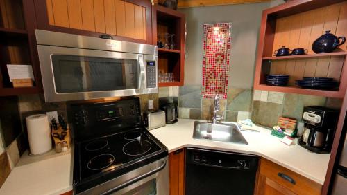 บริการและสิ่งอำนวยความสะดวก, Embarc Panorama in พาโนรามา (BC)