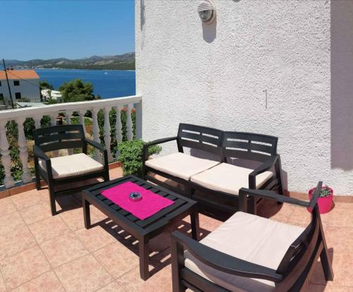  Apartment Trogir 6 in Okrug Gornji