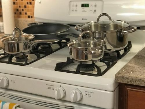Harvard Allston Campus Three-Bedroom Two Bath Executive Apartment in Boston, USA