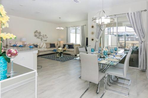 DISNEY DEAL Free Waterpark 4BR Private Pool- Storey Lake 4912WA - main image