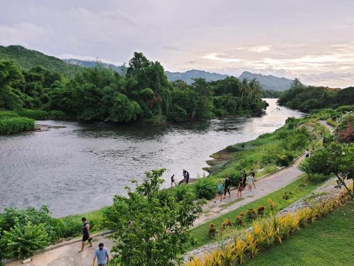 Aekpailin River Kwai Resort