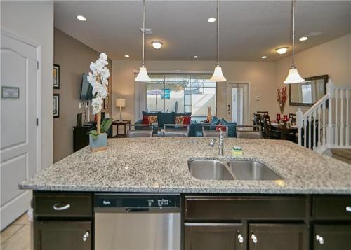 5 Bedroom Windsor At Westside Resort! townhouse - image 7